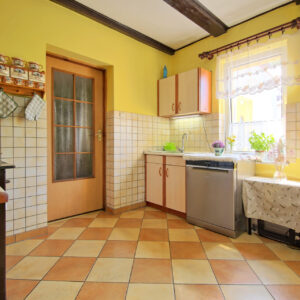 sprzedaz-dom-laz-16-parter-kuchnia-3