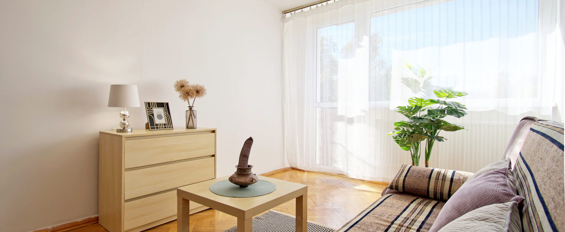 sprzedaz-zielona-gora-morelowa-53-salon-3