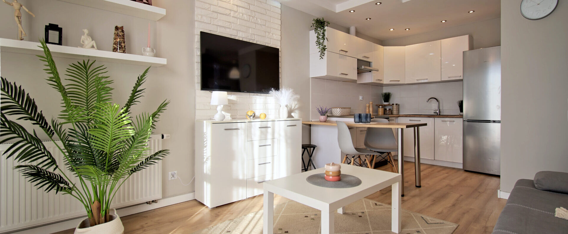 najem-zielona-gora-lezyca-inwestycyjna-24-salon-3